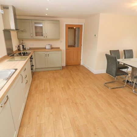 Villa Woodpecker Barn Pontyclun Esterno foto