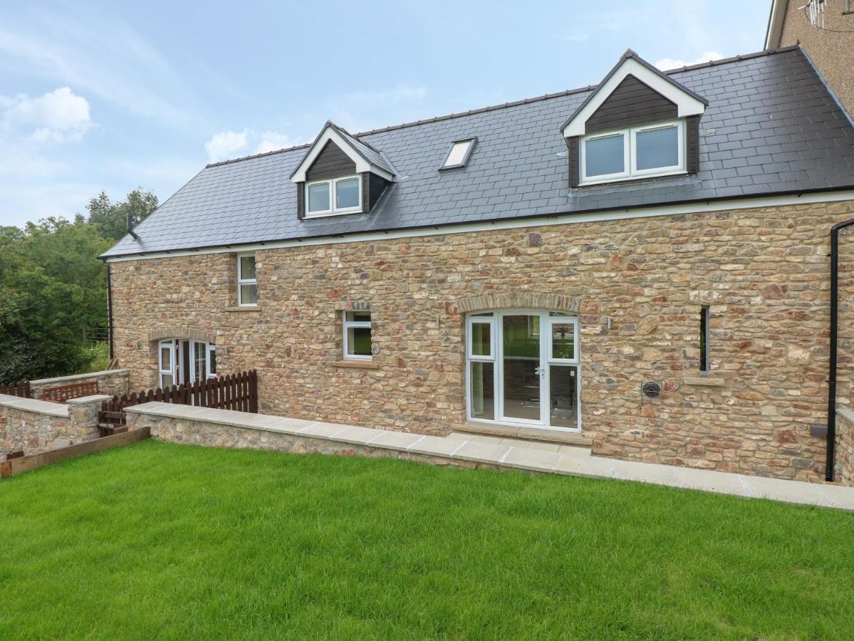Villa Woodpecker Barn Pontyclun Esterno foto