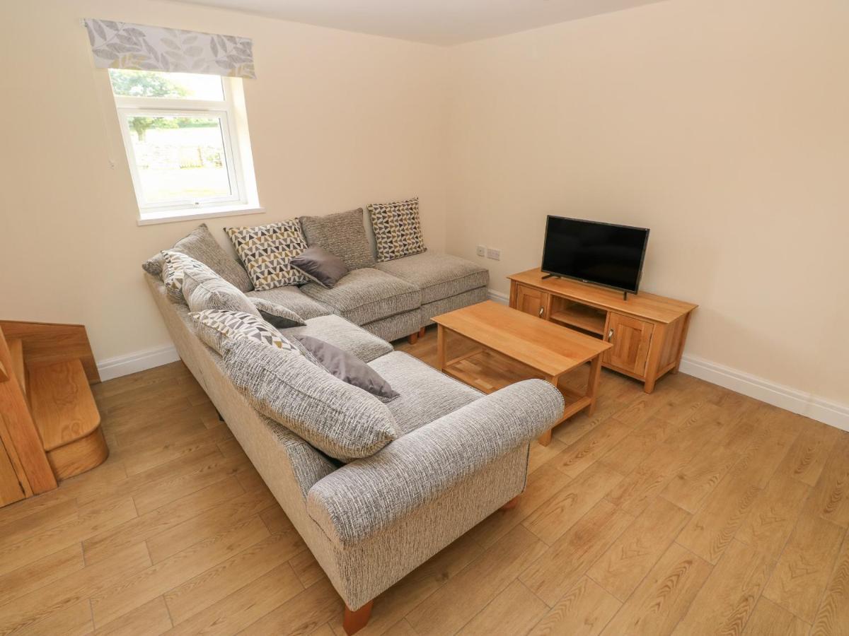 Villa Woodpecker Barn Pontyclun Esterno foto