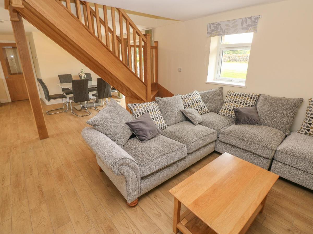 Villa Woodpecker Barn Pontyclun Esterno foto