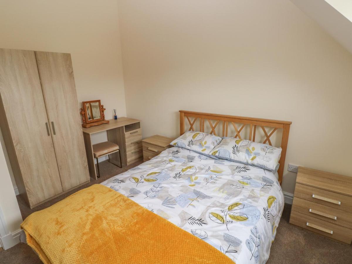 Villa Woodpecker Barn Pontyclun Esterno foto