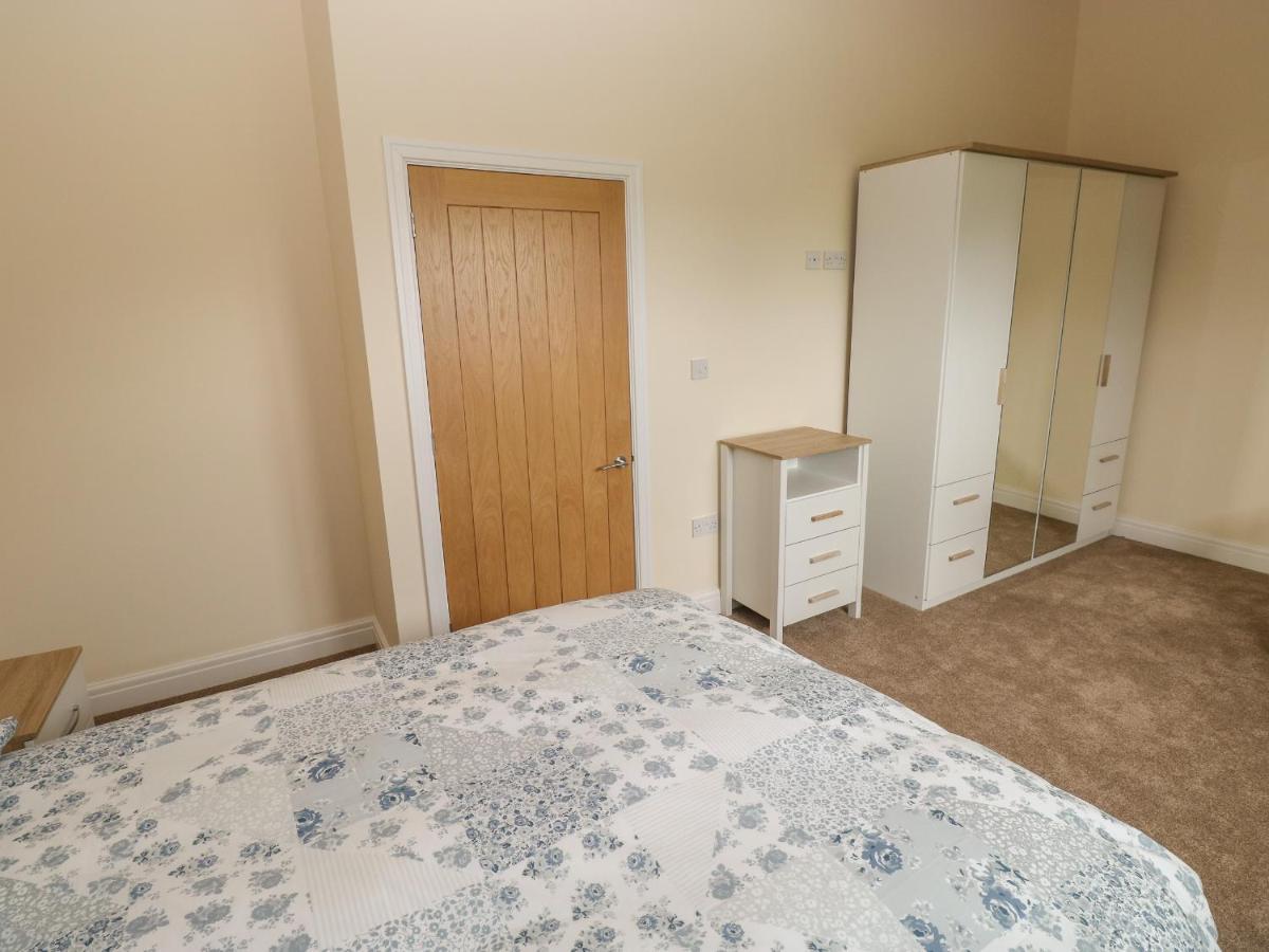 Villa Woodpecker Barn Pontyclun Esterno foto